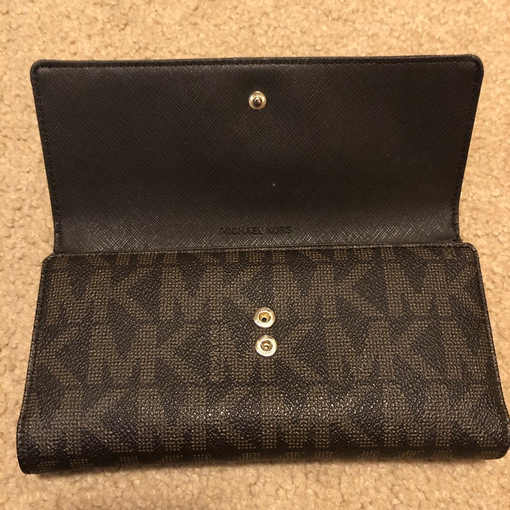 Michael Kors large trifold wallet